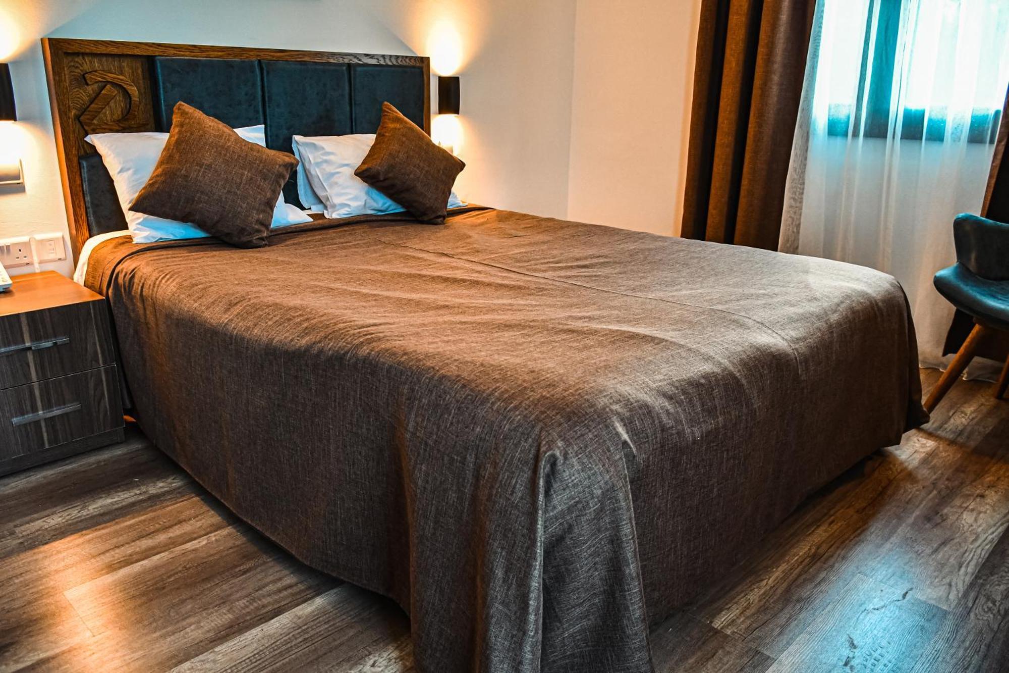 קיירניה Dorana Hotel מראה חיצוני תמונה