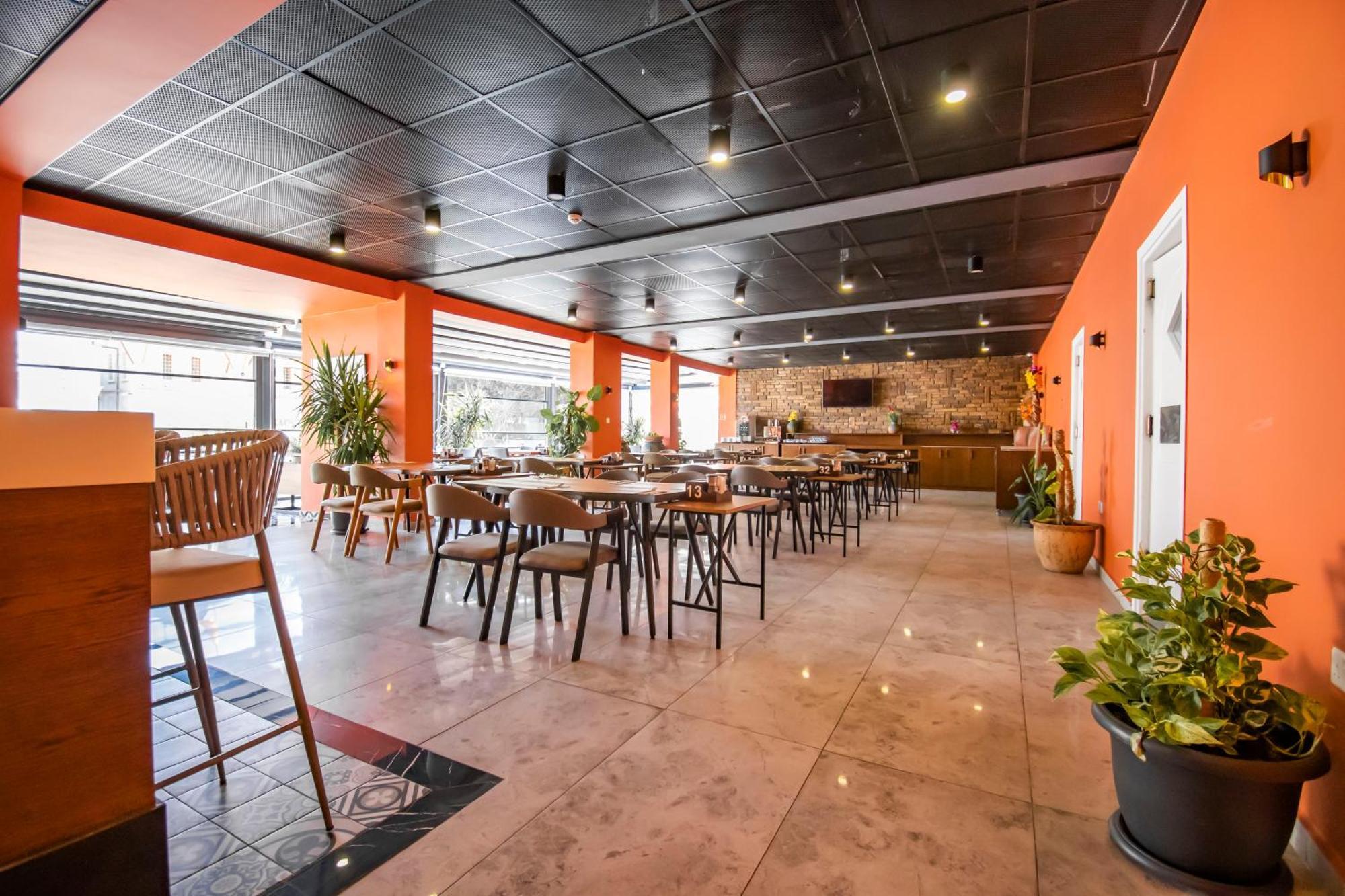 קיירניה Dorana Hotel מראה חיצוני תמונה