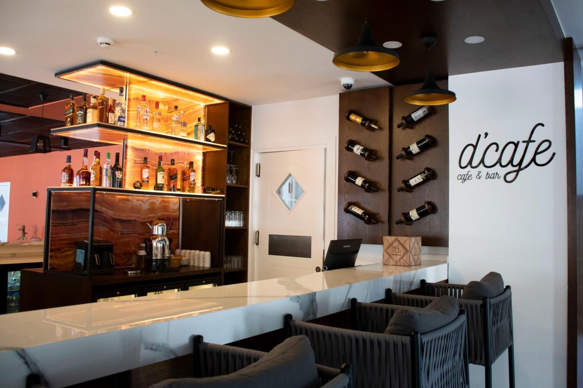 קיירניה Dorana Hotel מראה חיצוני תמונה