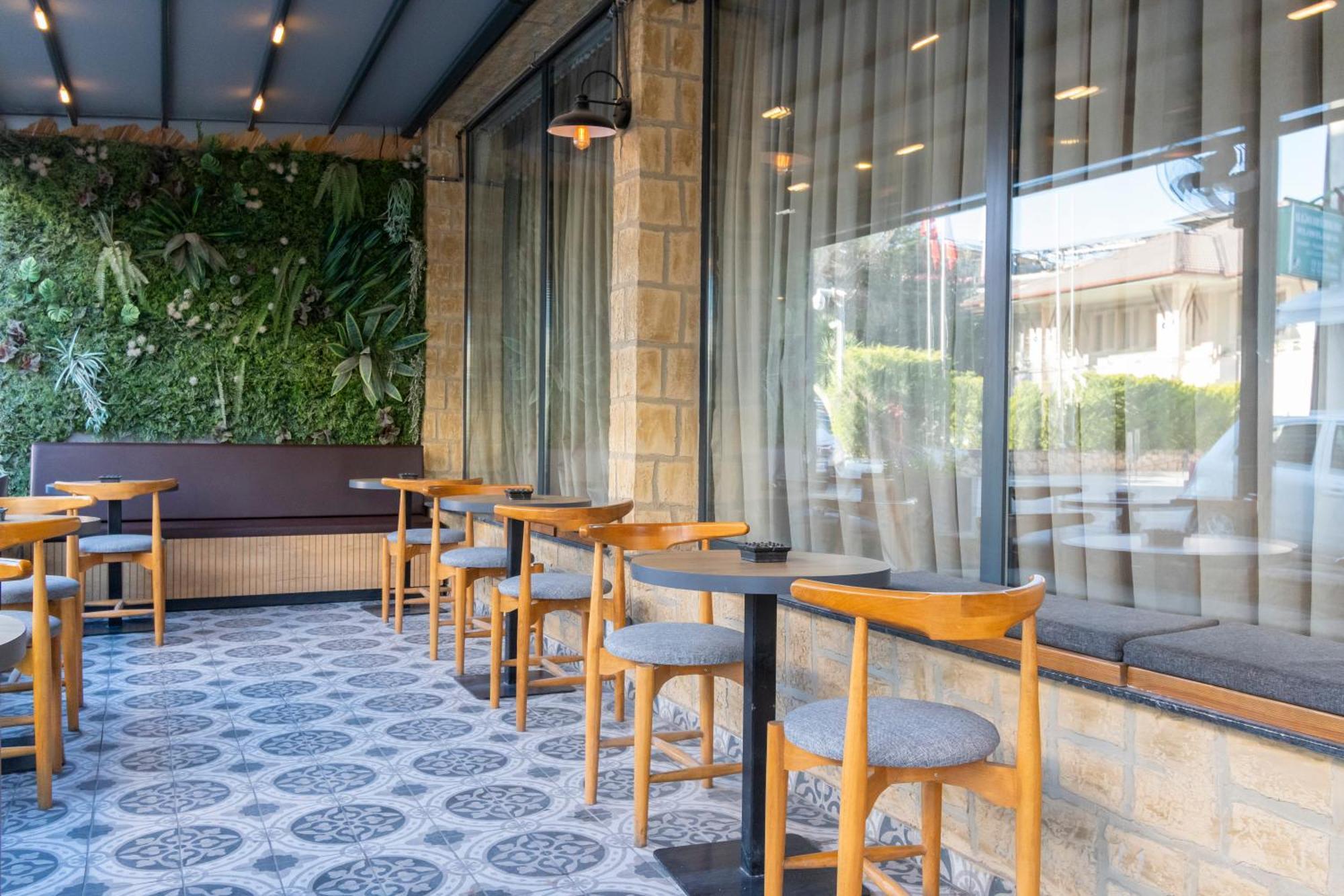 קיירניה Dorana Hotel מראה חיצוני תמונה