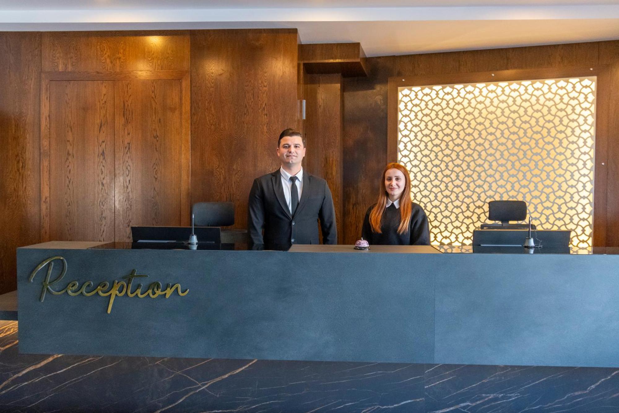 קיירניה Dorana Hotel מראה חיצוני תמונה